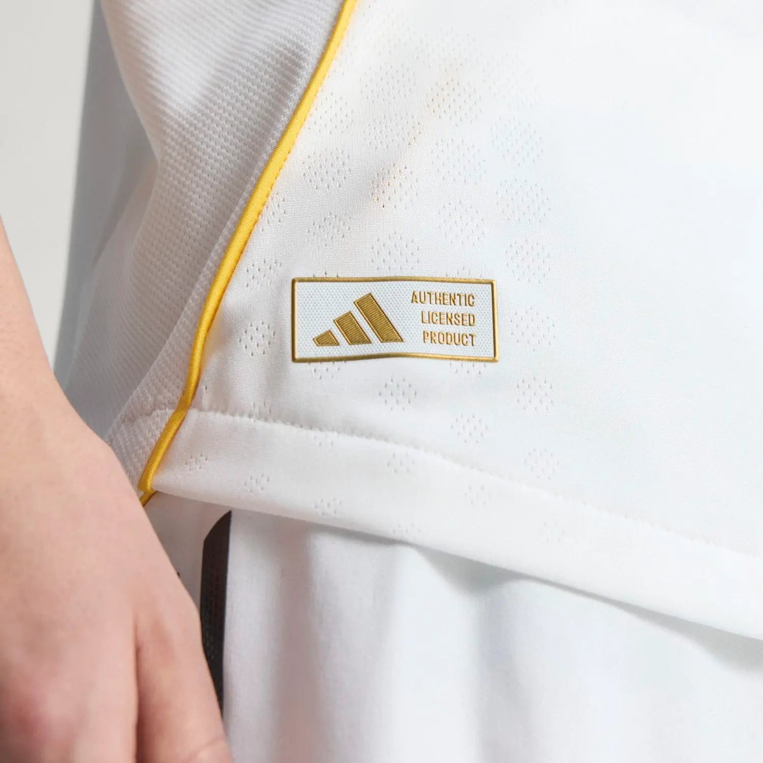 Real Madrid 25/26 Home Jersey #8 VALVERDE