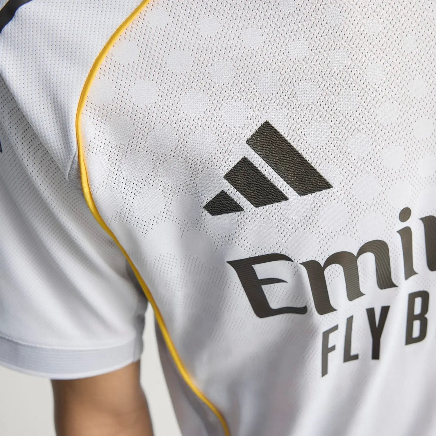 Real Madrid 25/26 Home Jersey #8 VALVERDE